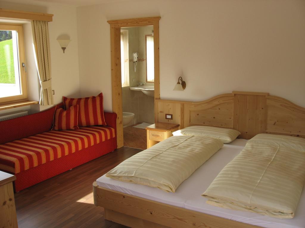 Apartments Etruska Gabriela Santa Cristina Val Gardena Room photo