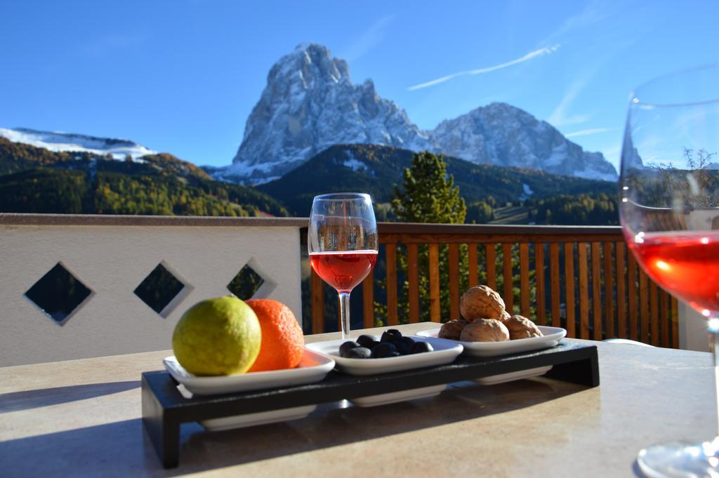 Apartments Etruska Gabriela Santa Cristina Val Gardena Exterior photo